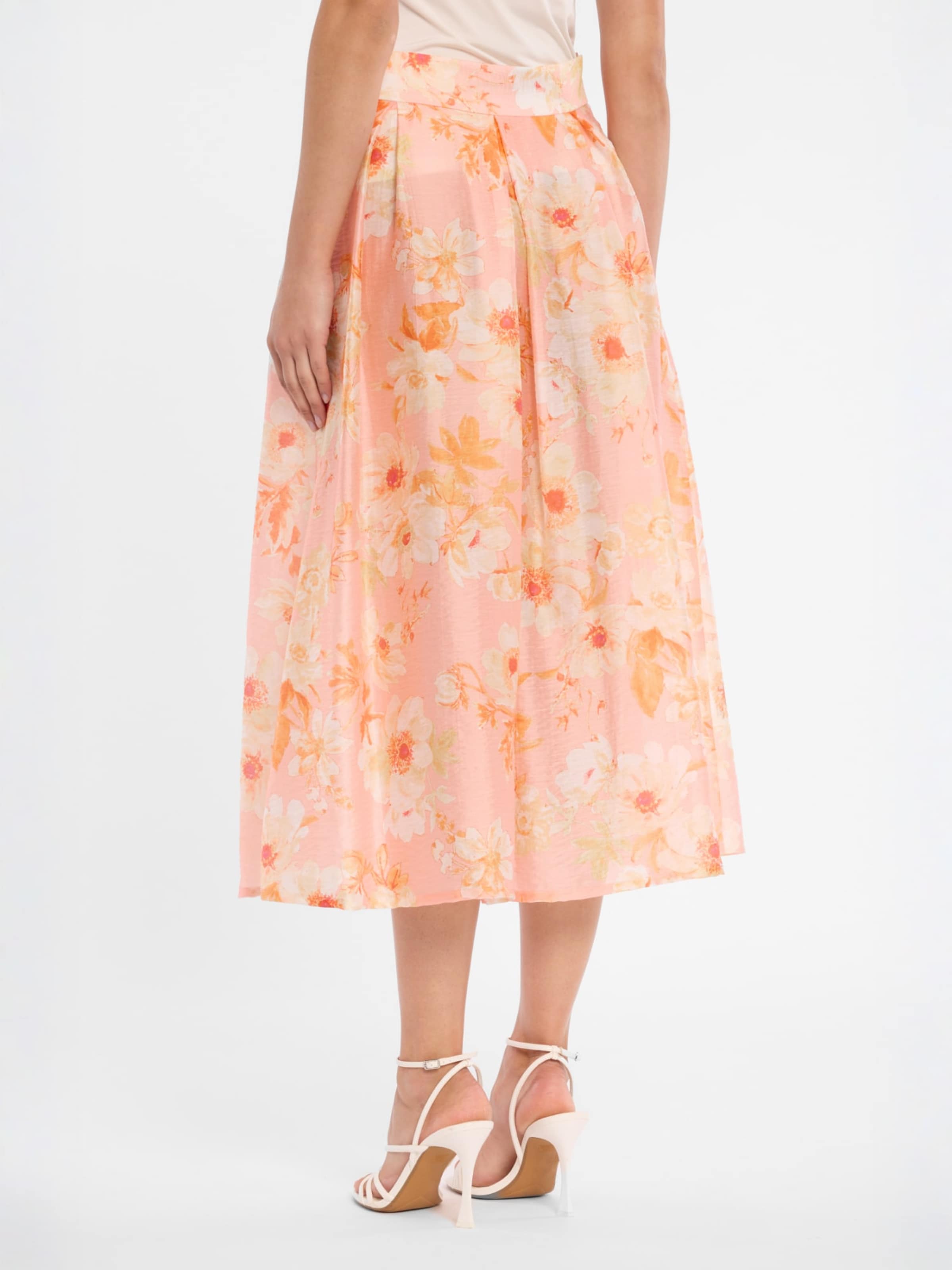Ana Alcazar Rok in Roze