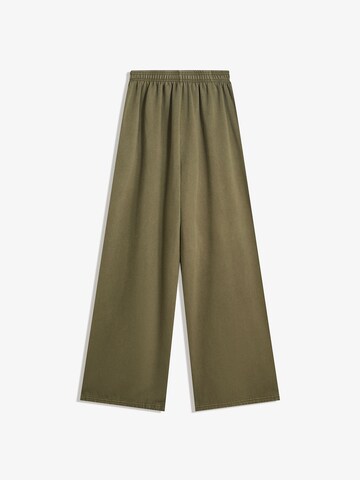Bershka Bő szár Nadrág - zöld
