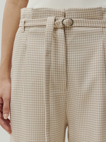 regular Pantaloni con pieghe 'Annelie' di EDITED in bianco