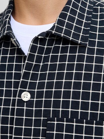 JACK & JONES Comfort fit Button Up Shirt 'JPRBLATRAVIS' in Blue