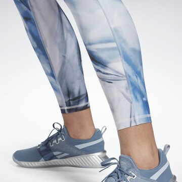 Skinny Pantaloni sport de la Reebok pe albastru