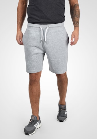 !Solid Regular Sweatshorts 'Tamp' in Grau: predná strana