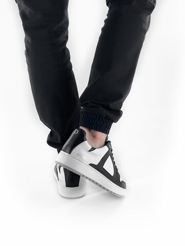 Dutch'D Sneaker low 'Rune' in Schwarz