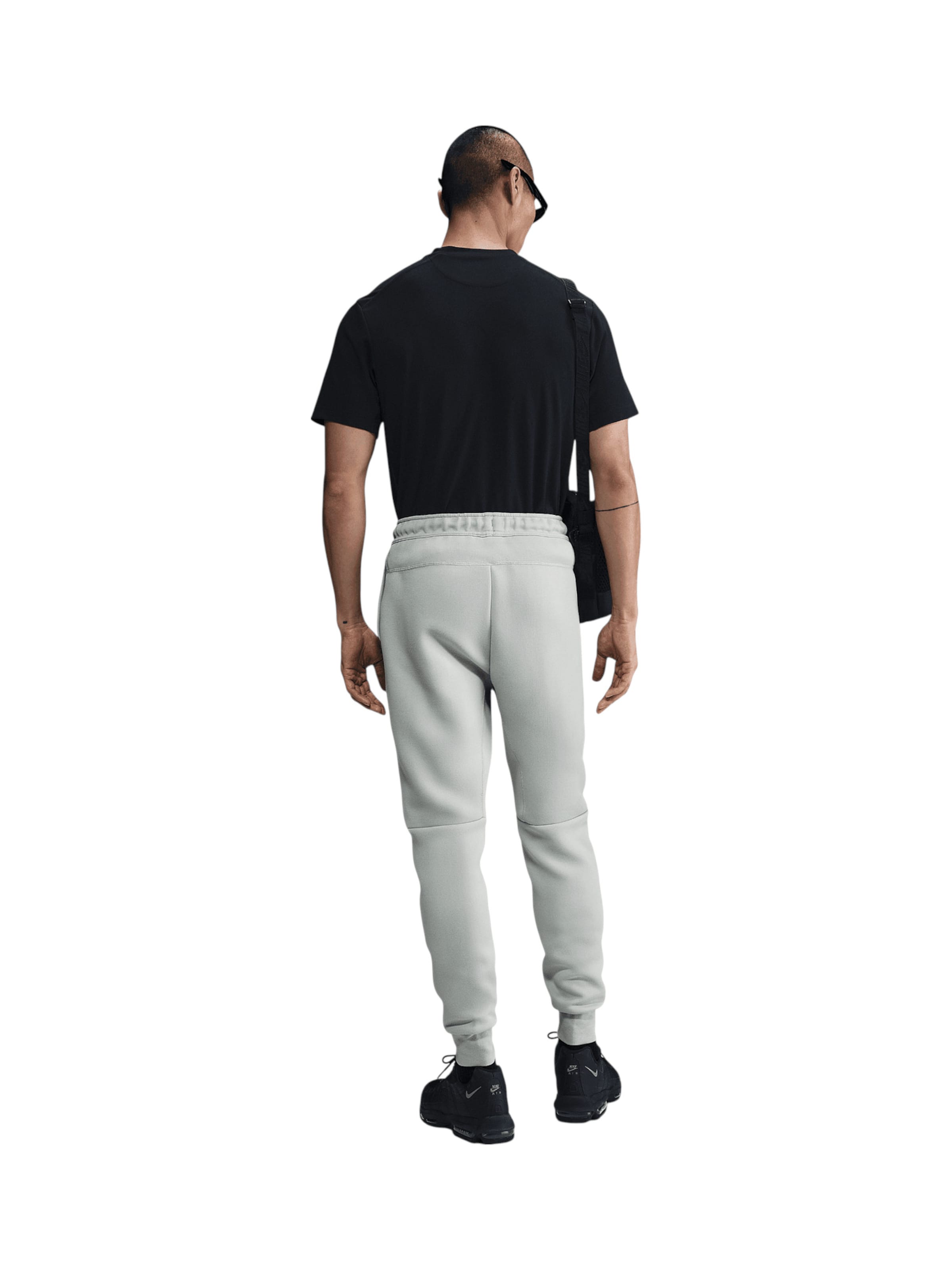 NIKE Regular Hose in Grau