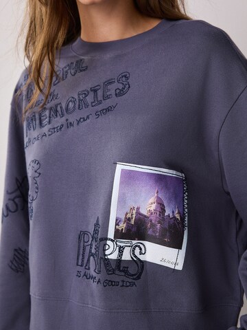 Next Sweatshirt 'Conversational Sketch' in Blue