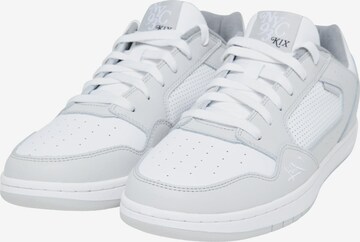 Baskets basses K1X en gris