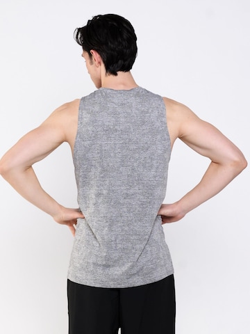 neverover - Camiseta funcional 'AeroKnit' en gris