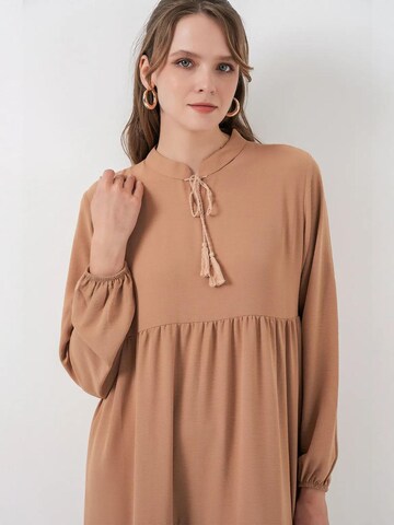 Bigdart Dress in Beige