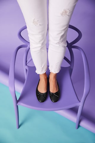 Aniston Ballerina in Schwarz
