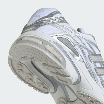 Baskets basses 'Adistar Cushion' ADIDAS ORIGINALS en blanc