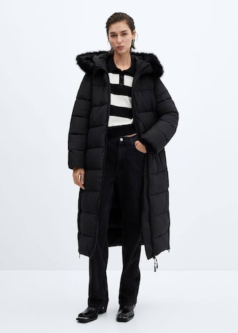 MANGO Płaszcz zimowy 'Deluxy' w kolorze czarny