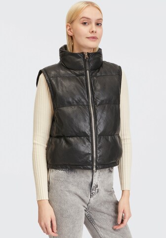 Gipsy Vest in Black: front