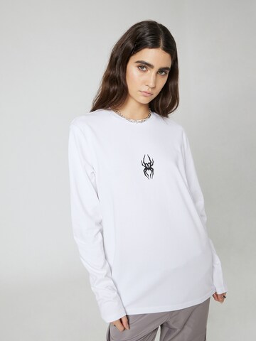 About You x Nils Kuesel Shirt 'Nikita' in Wit: voorkant