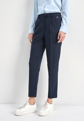 HECHTER PARIS Slim fit Pleated Pants in Blue