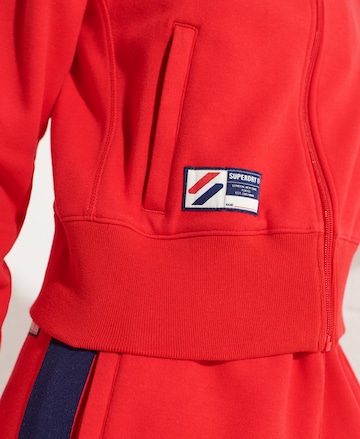 Veste de survêtement Superdry en rouge