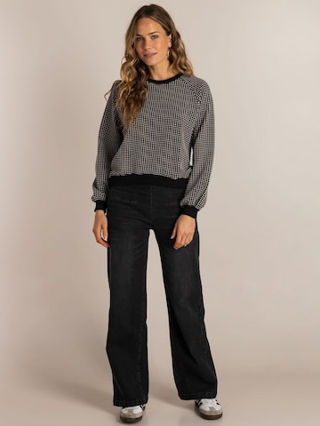 IVY BEAU Trui 'IVY Beau Sabien top zwart/wit' in Zwart