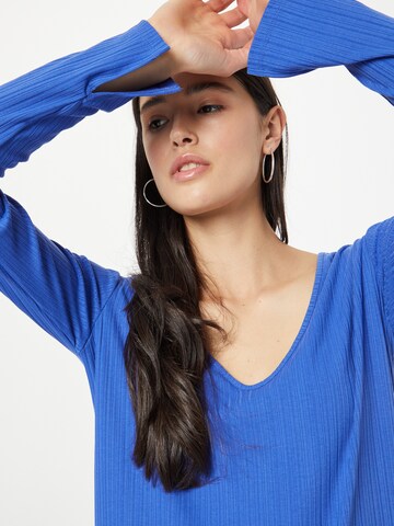 Monki Shirt in Blauw