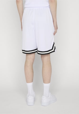 ROCAWEAR - Regular Calças 'Baller' em branco