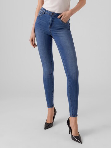 Skinny Jeans 'Tanya' di Vero Moda Tall in blu: frontale