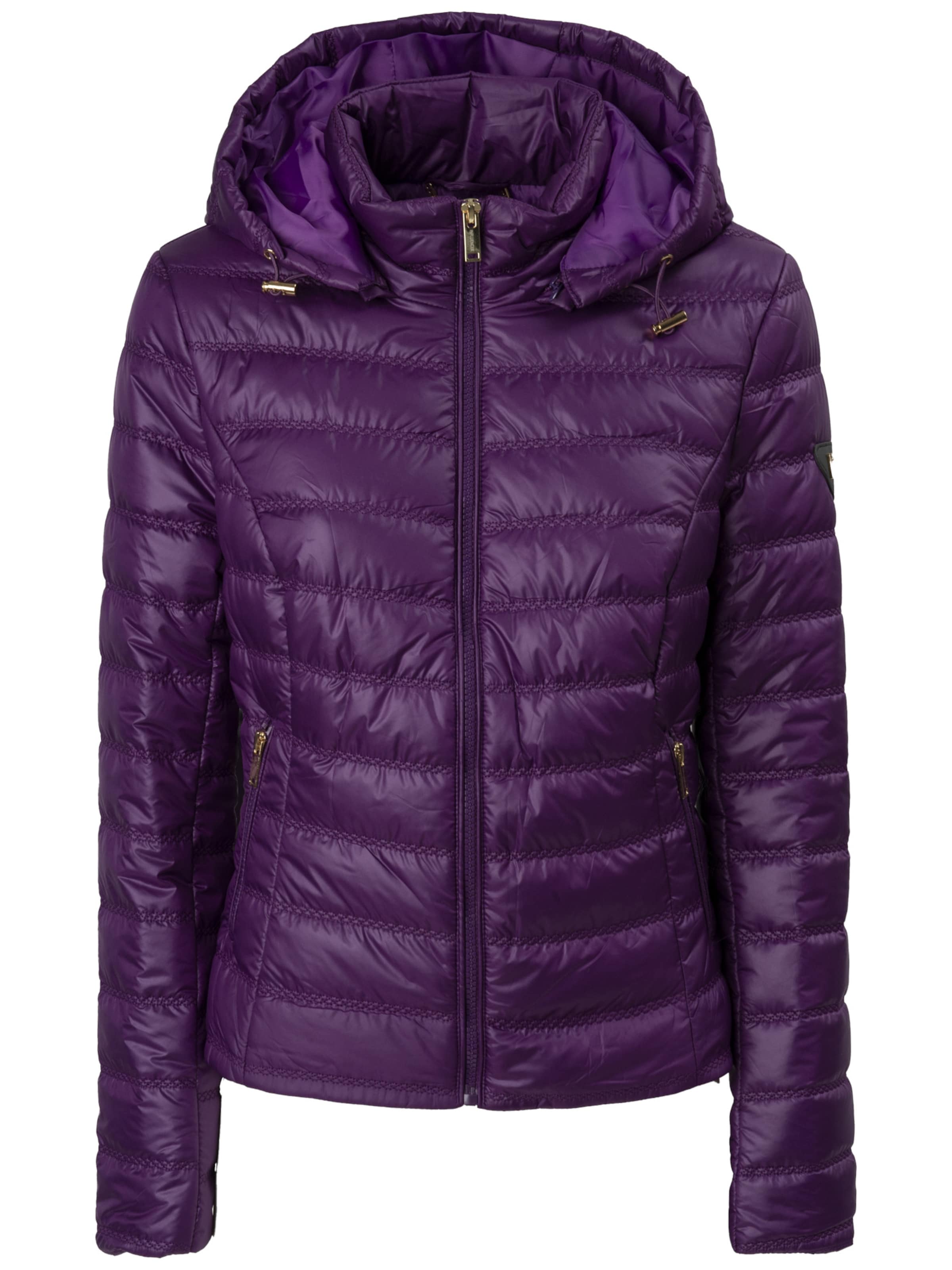 Giacca invernale di Influencer in lilla: frontale