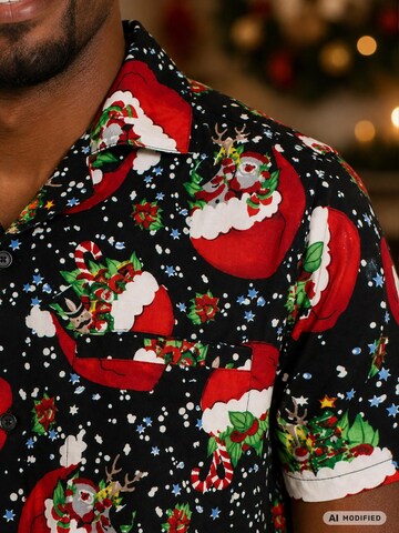 King Kameha - Ajuste regular Camisa 'Christmas Flying Hats' en negro