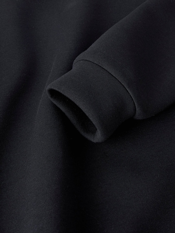 NAME IT - Sudadera en negro