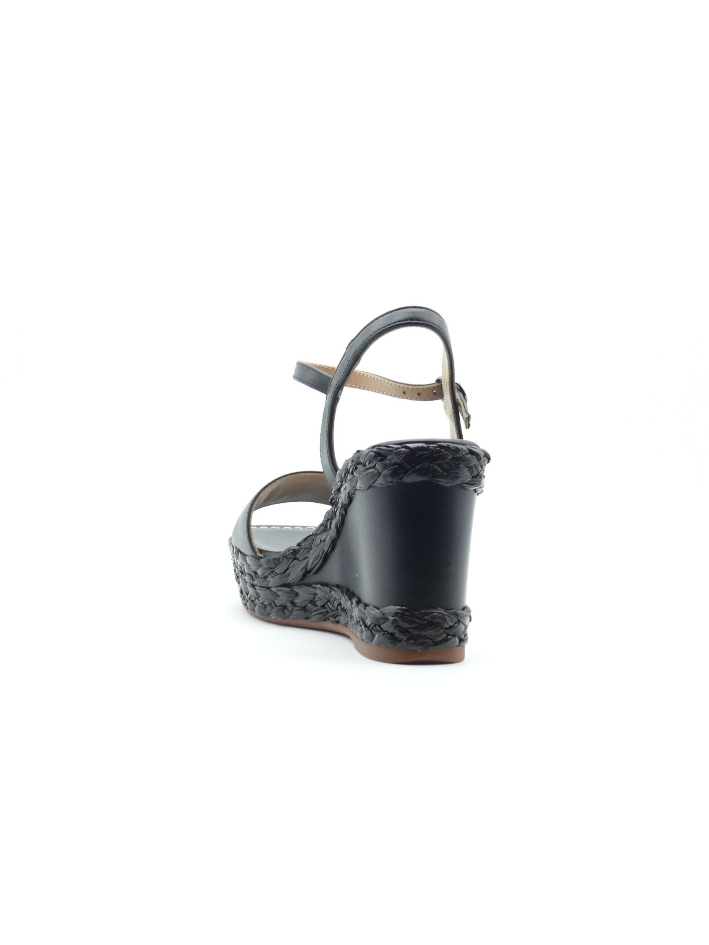 Alma En Pena Strap sandal in Black