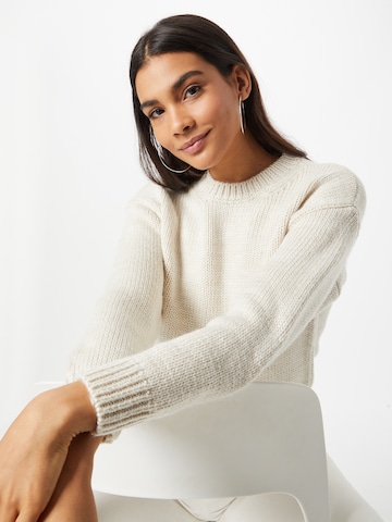 ABOUT YOU Pullover 'Tela' in Beige