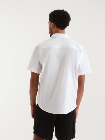 ABOUT YOU x Kevin Trapp Regular fit Button Up Shirt 'Marius' in White