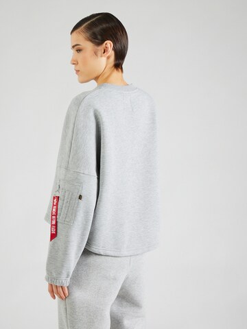 ALPHA INDUSTRIES Sweatshirt in Grau