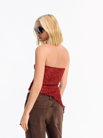 Haut Bershka en rouge