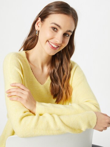 VERO MODA Sweater 'LEFILE' in Yellow