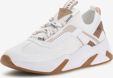 GUESS Matalavartiset tennarit 'GENGA' värissä valkoinen: etupuoli