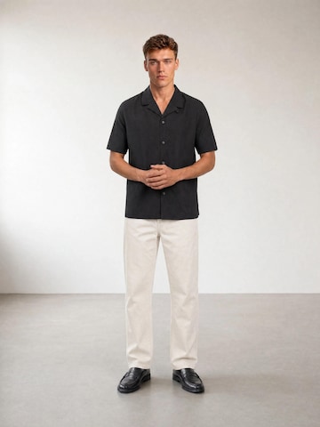 Coupe slim Chemise 'The Michael Linen Slim-Fit Shirt' ARMIE en noir