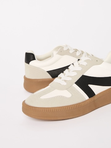 Friends Like These Sneakers in Mixed colors