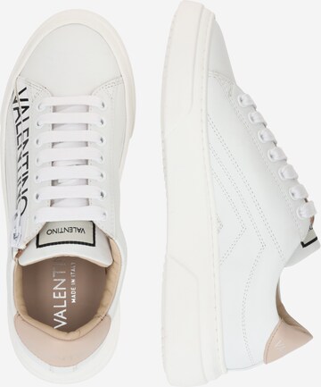 Sneaker bassa di Valentino Shoes in bianco