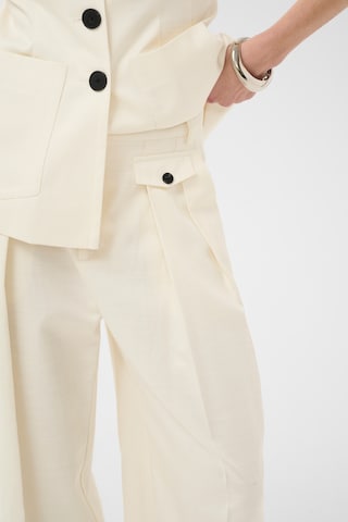 InWear - Pierna ancha Pantalón plisado 'QuentaIW' en blanco