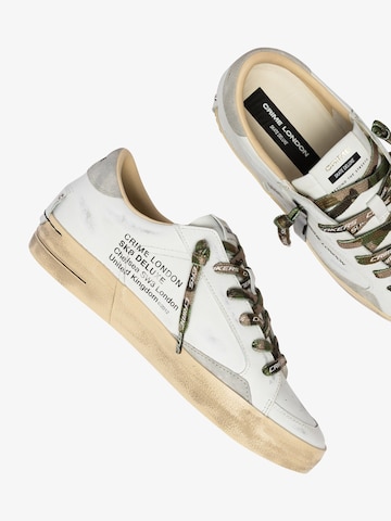 Sneaker bassa di Crime London in bianco