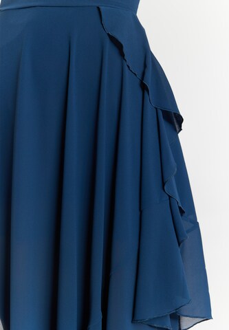 faina Rok in Blauw