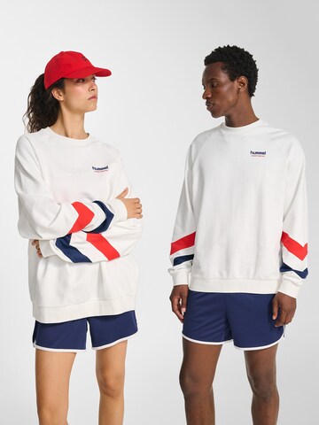 Hummel Sportsweatshirt in Wit: voorkant