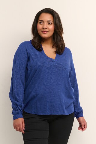 KAFFE CURVE - Blusa 'Micca' en azul: frente