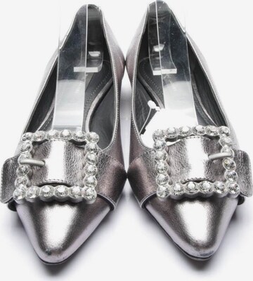 Marc Jacobs Flats & Loafers in 38 in Silver