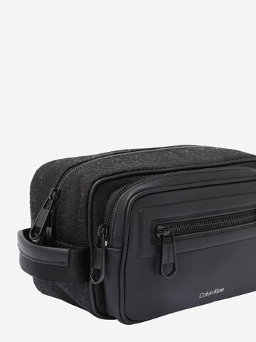 Calvin Klein Kulturtasche in Schwarz