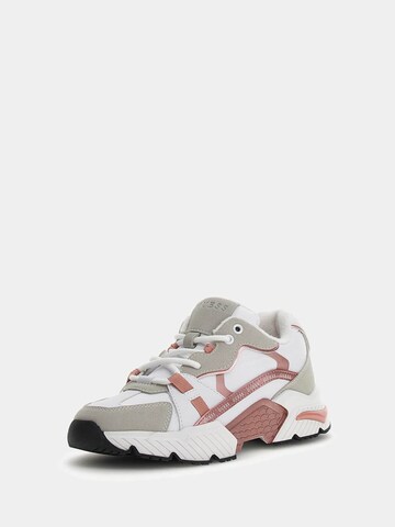 GUESS Sneaker 'Runner Carrli' in Pink