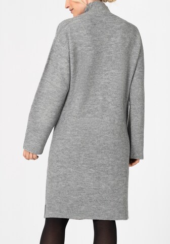 TIMEZONE Úpletové šaty – šedá