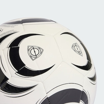 Pallone 'Tiro Club' di ADIDAS PERFORMANCE in bianco