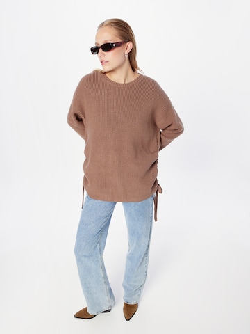 brūns minimum "Oversize" stila džemperis 'STISSA'