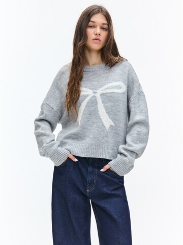 Pull-over Pull&Bear en gris : devant