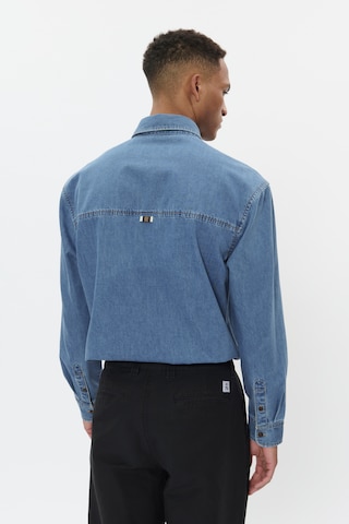 Coupe regular Chemise 'MACornshaw Heritage' Matinique en bleu