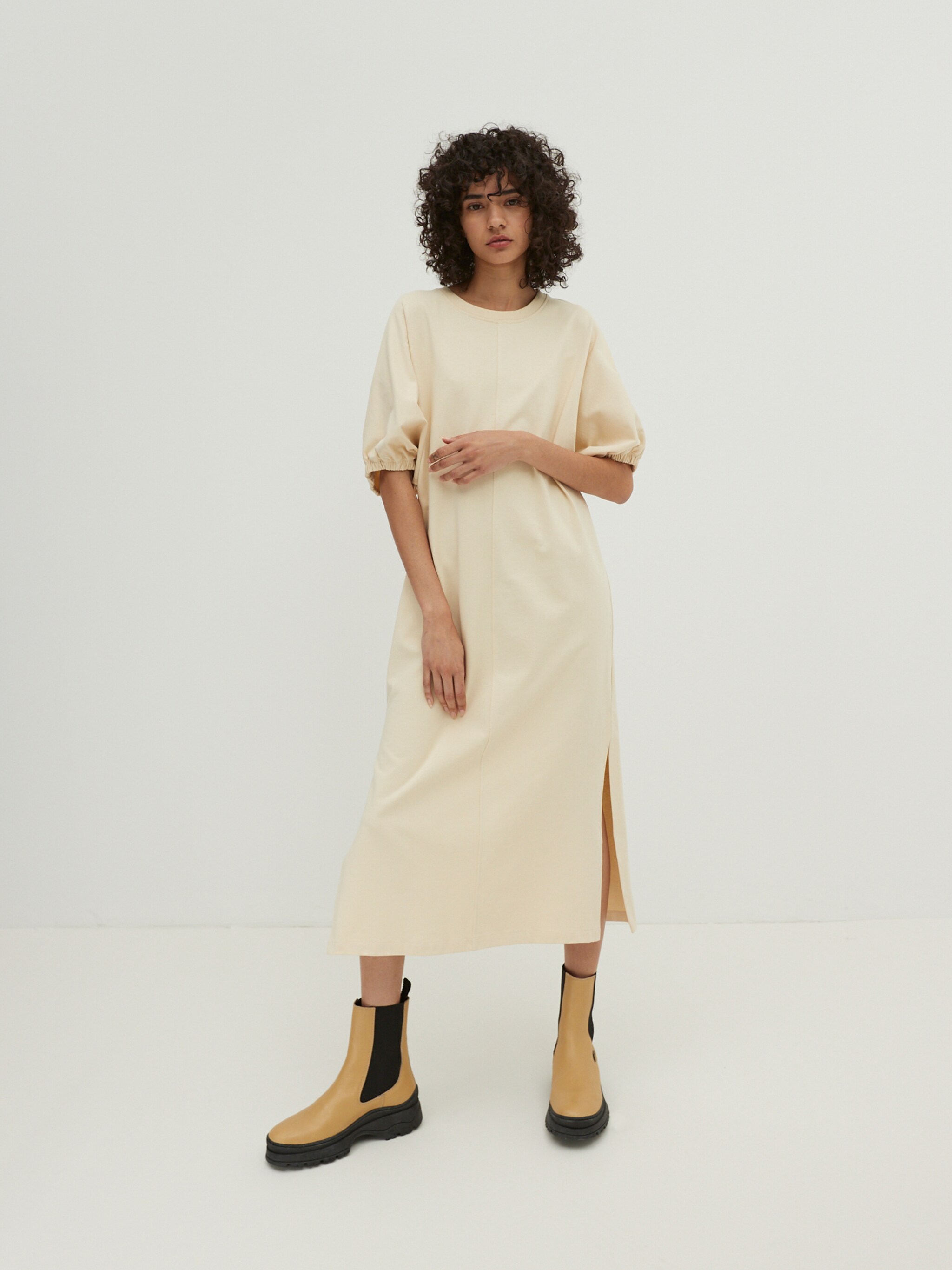 EDITED Produits Robe 'Bria' beige